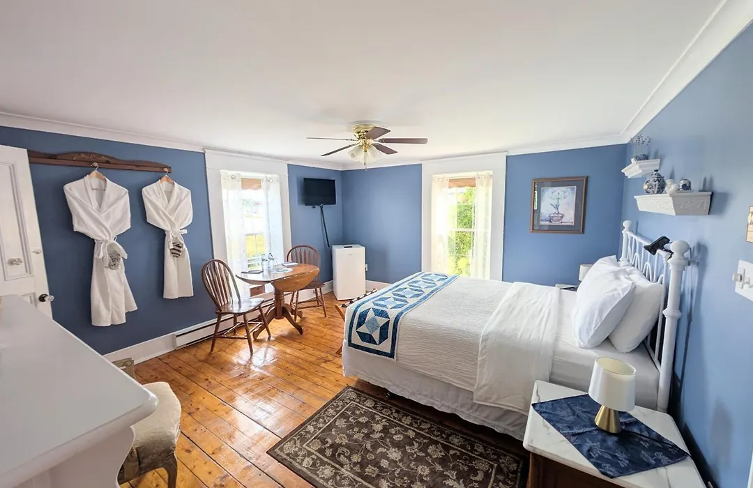 Applewood Inn Bed And Breakfast-1